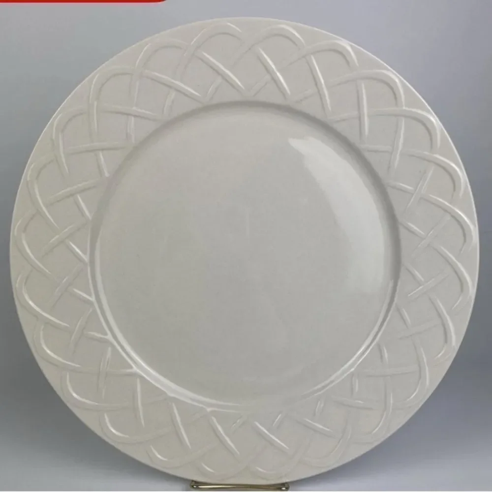 Picnic Oneida White Geometric Dinnerware Serving Platter Plate 12 1/4 In Round